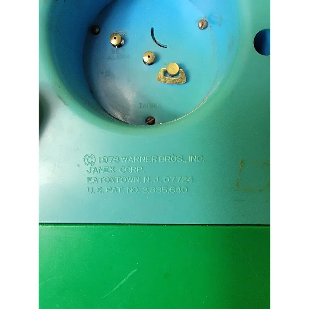 Janex 70s Warner Bros Tweety Sylvester  Action Alarm Clock Display Only Looney